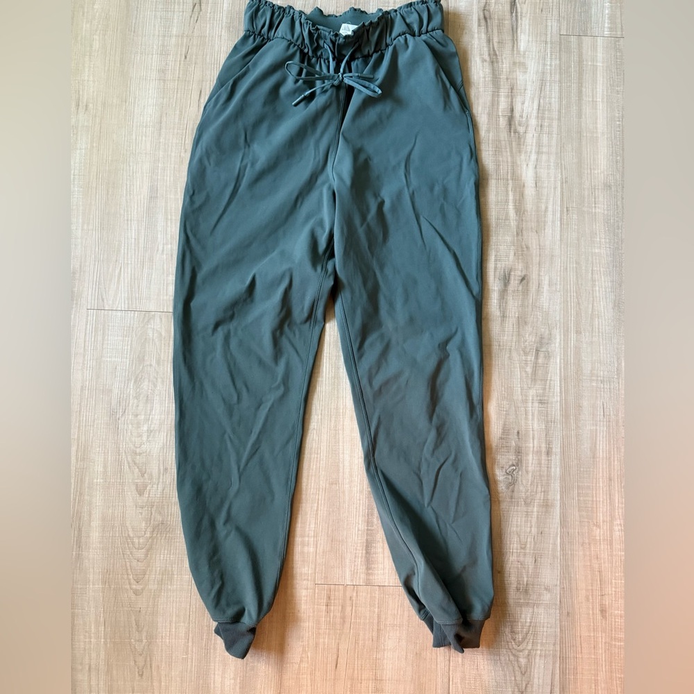 Lululemon stretch high rise joggers discontinued